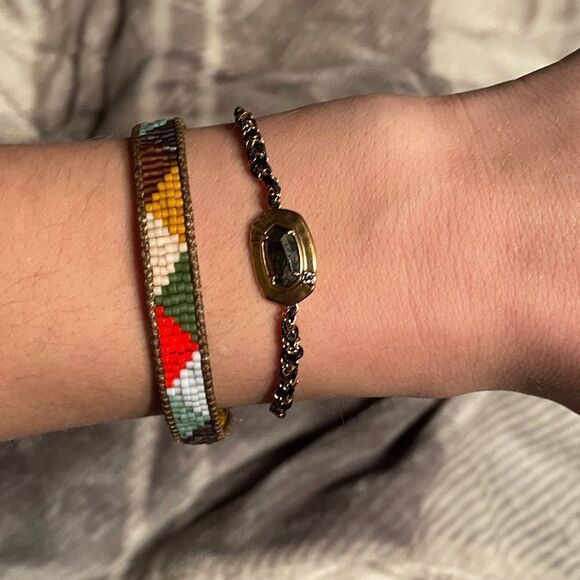 Delicate Gold/Black Bracelet - Picture 9 of 12